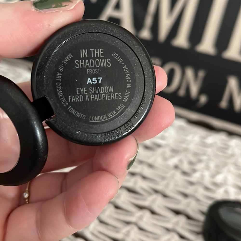 Mac eye shadow bundle. - Picture 5 of 7